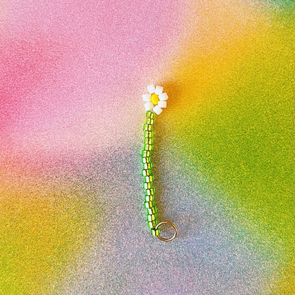FLEURS Marguerite Charm